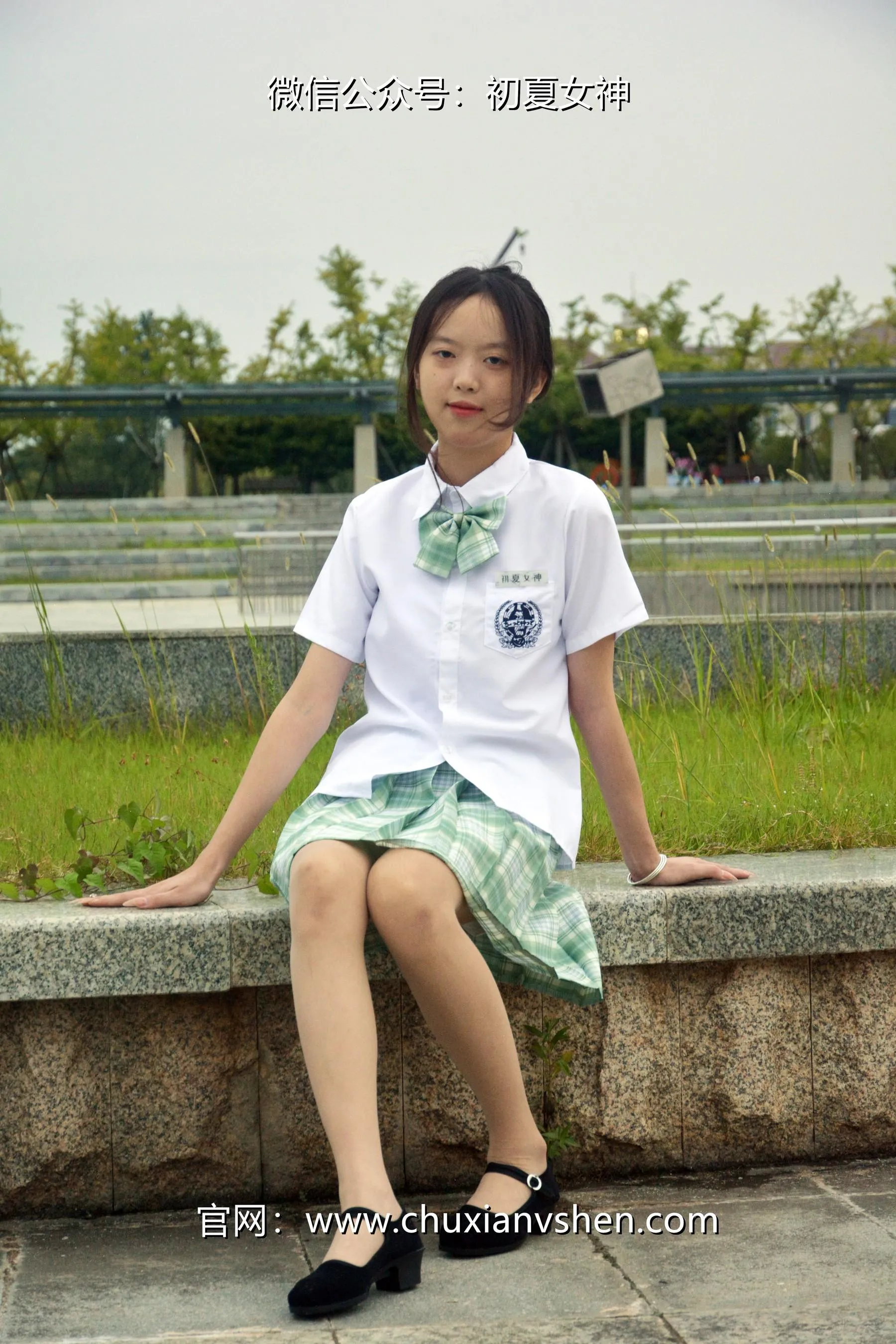 初夏女神 NO.029 情情 绿色JK套 [72P]插图3